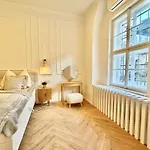 Luxurious Charm - Center Retreat 3dr *