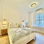 Luxurious Charm - Center Retreat 3dr Lejlighed *