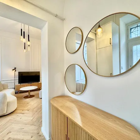 Apartment Luxurious Charm - Center Retreat 3dr