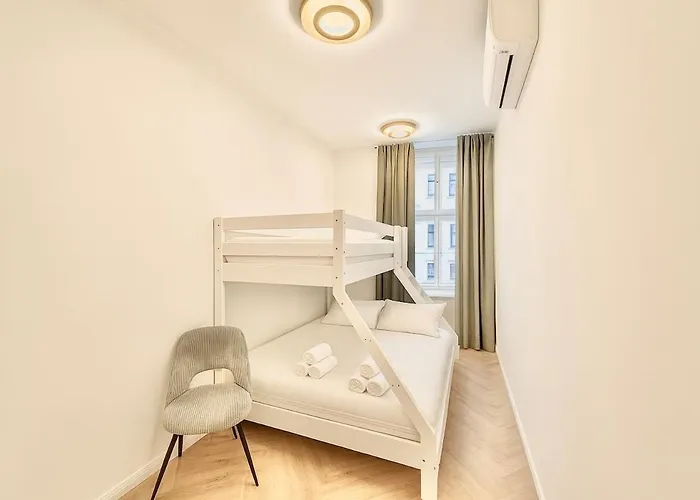 Luxurious Charm - Center Retreat 3dr Daire