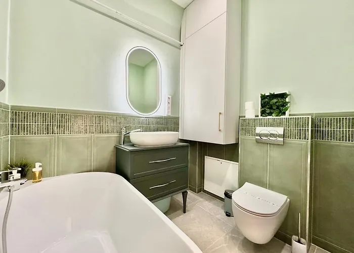 Luxurious Charm - Center Retreat 3dr