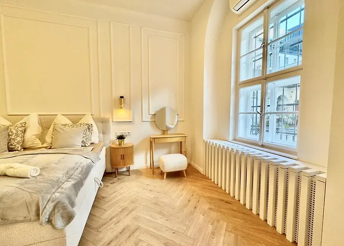 Luxurious Charm - Center Retreat 3dr *