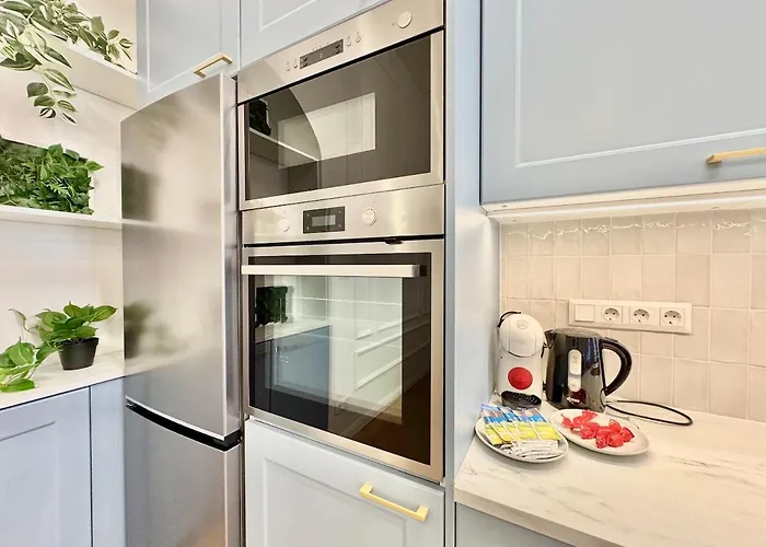 Luxurious Charm - Center Retreat 3dr Apartmán *