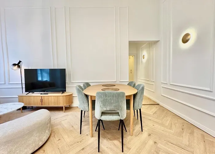 Luxurious Charm - Center Retreat 3dr *