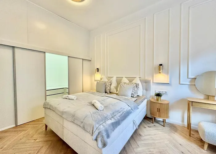 Apartmán Luxurious Charm - Center Retreat 3dr *